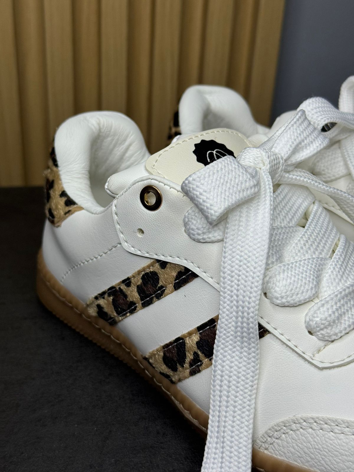 gid://shopify/MediaImage/24942272708702